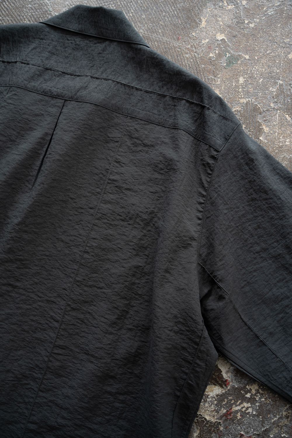 【26SS】ピンタックオープンカラー半袖シャツ(CHARCOAL)