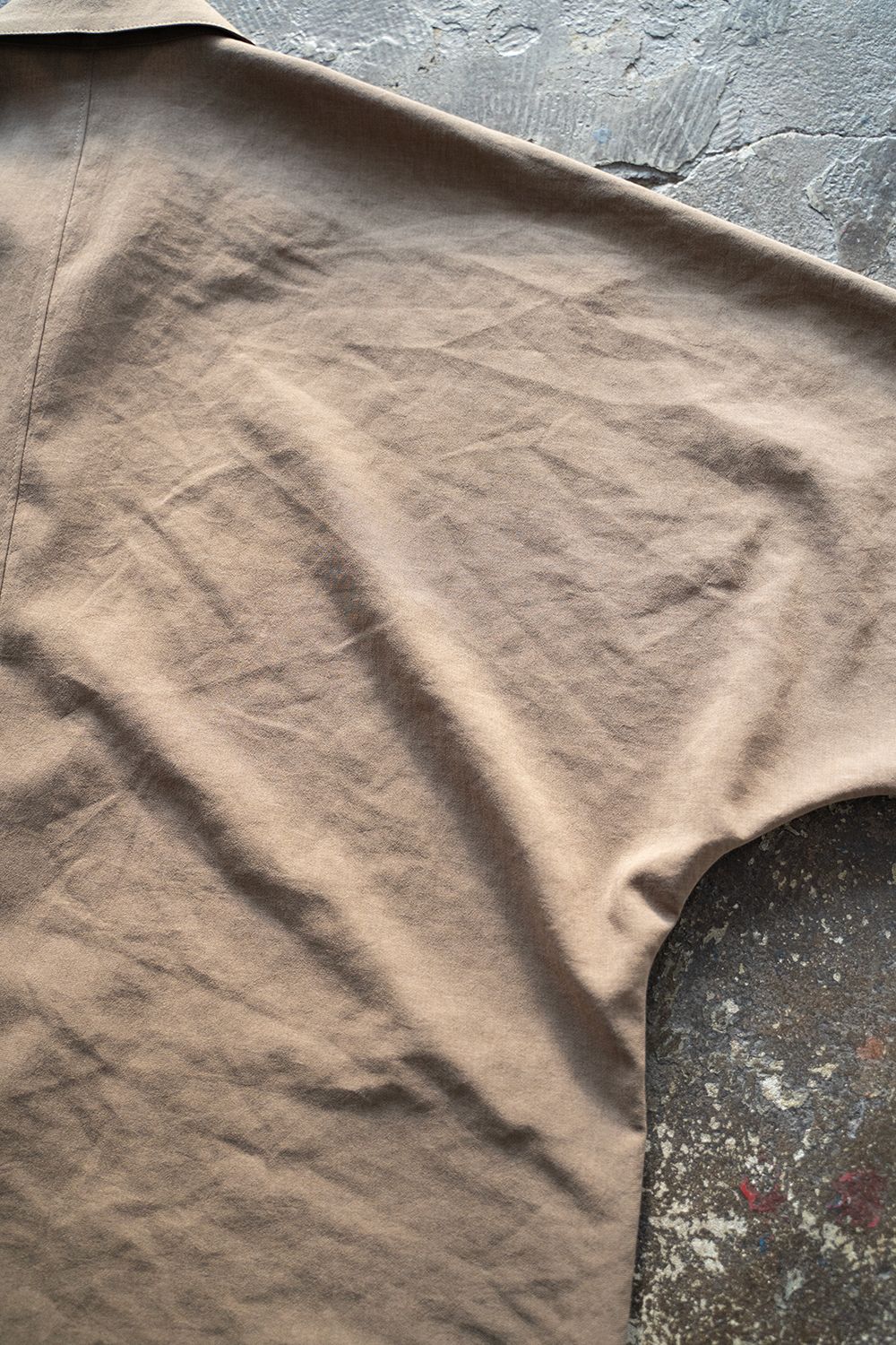 【ラスト1点】【23SS】強撚ポリエステルドルマンジャケット(LIGHT BROWN)