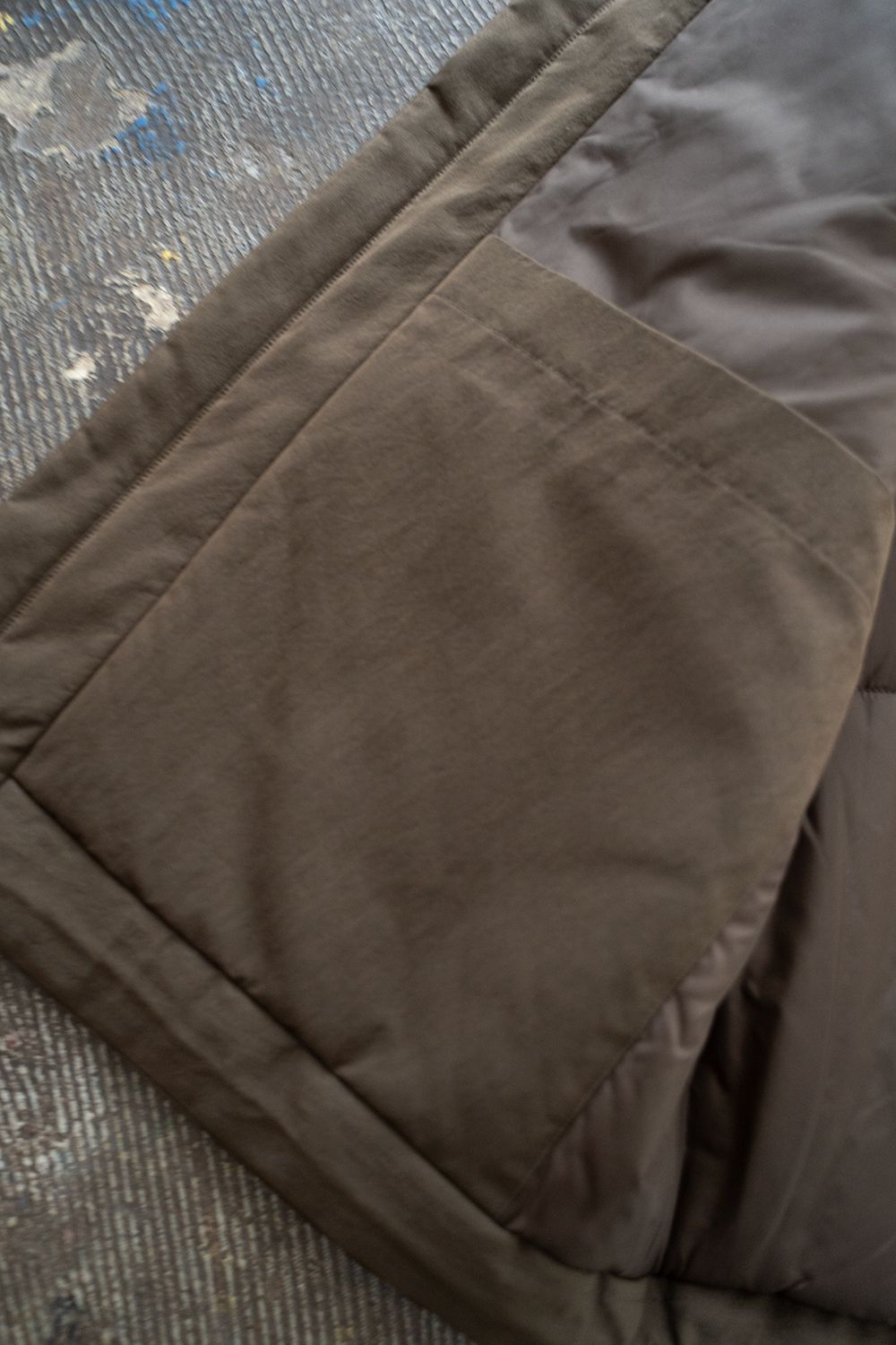 【ラスト1点】【24AW】撥水シンサレートスタンドカラーベスト(BROWN)