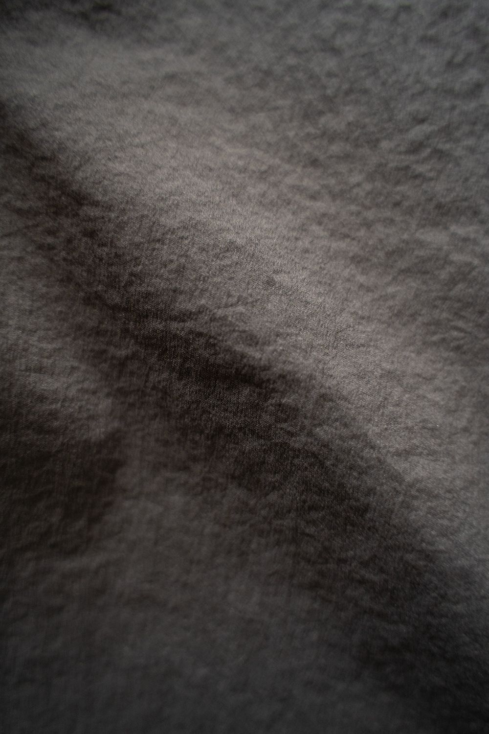 【ラスト1点】【25SS】ストレッチナイロン変形スリーブ半袖シャツ(CHARCOAL BROWN)