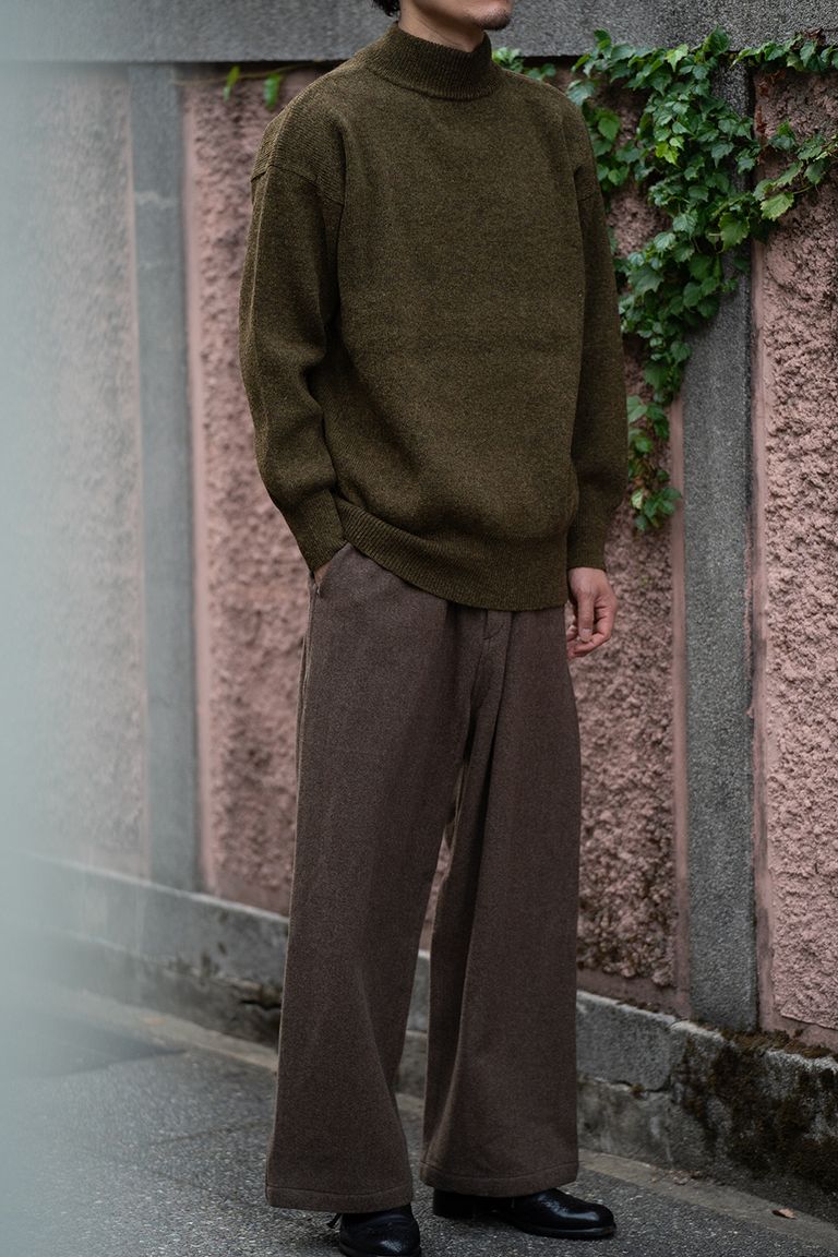 176cm、58kgの細身男性でLサイズを着用しております。