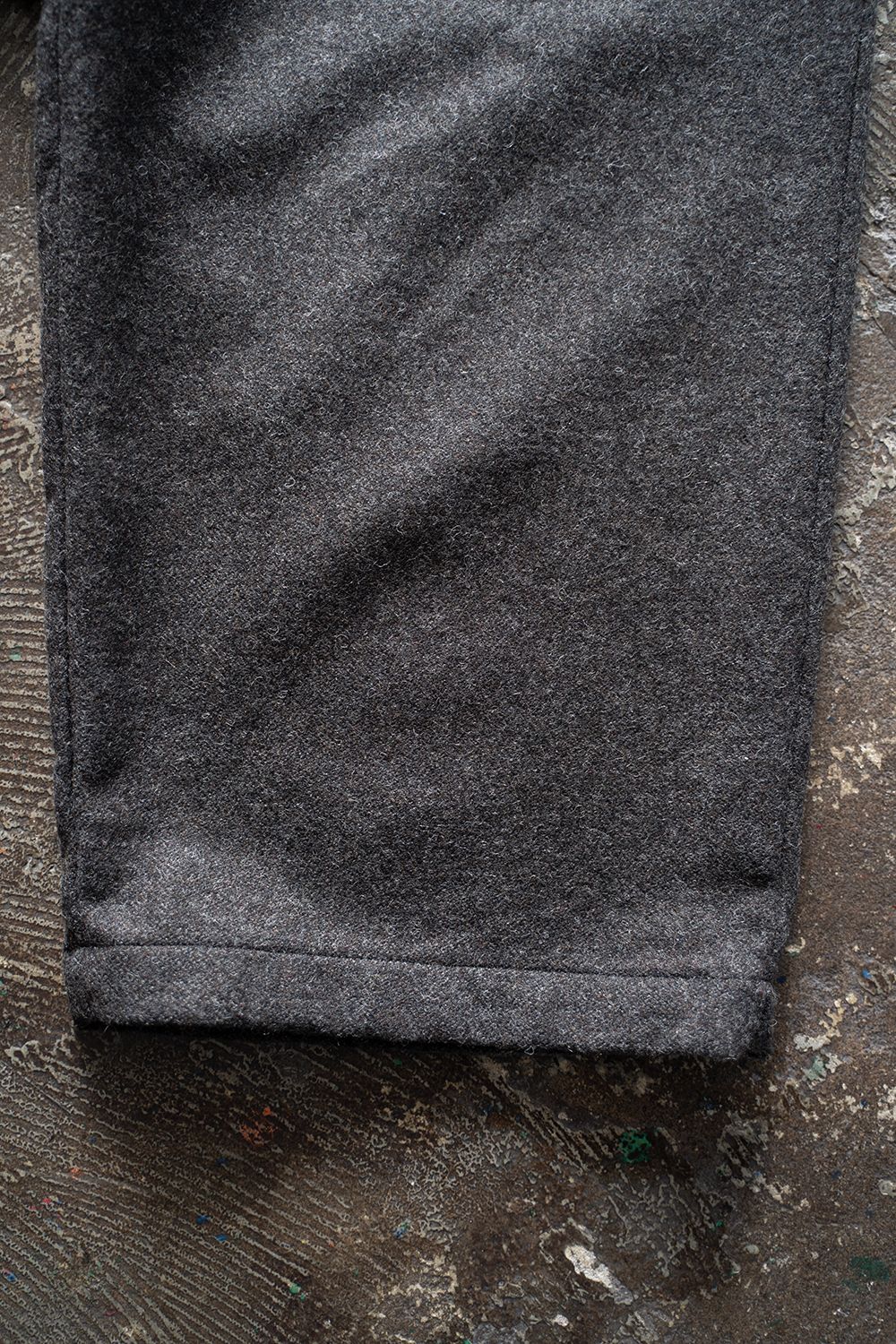 【25AW】ウール×ナイロンワンタックパンツ(BROWN CHARCOAL)