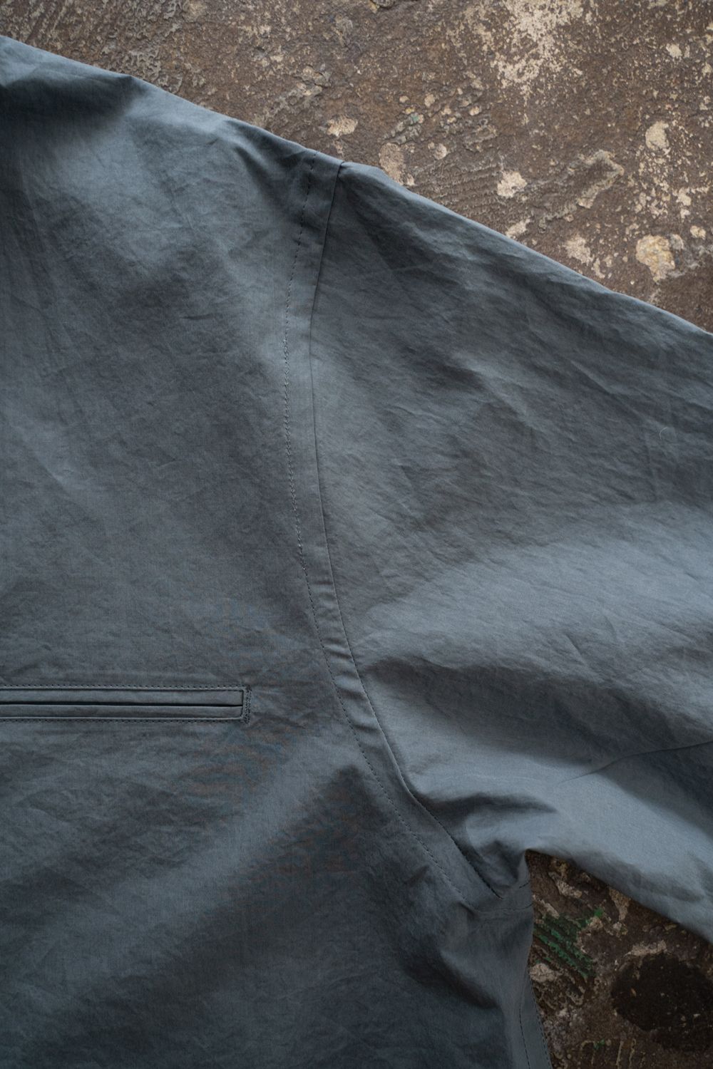 【26SS】極小襟コットン×リネンタイプライターシャツ(BLUE GREY)