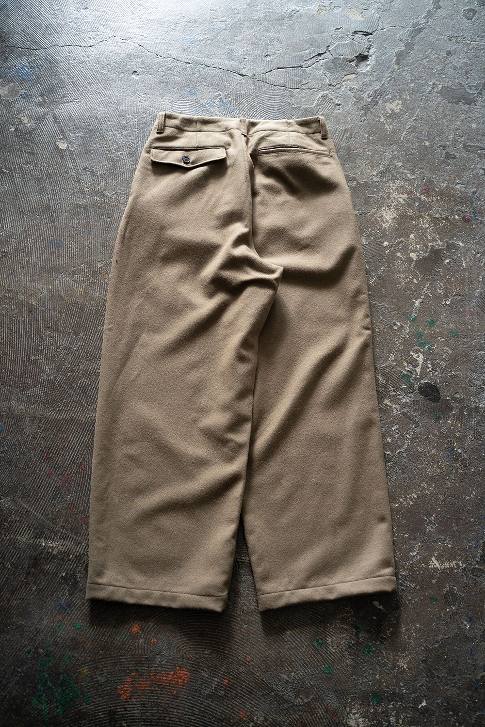 【25AW】ウール×ナイロンワンタックパンツ(KHAKI BEIGE)