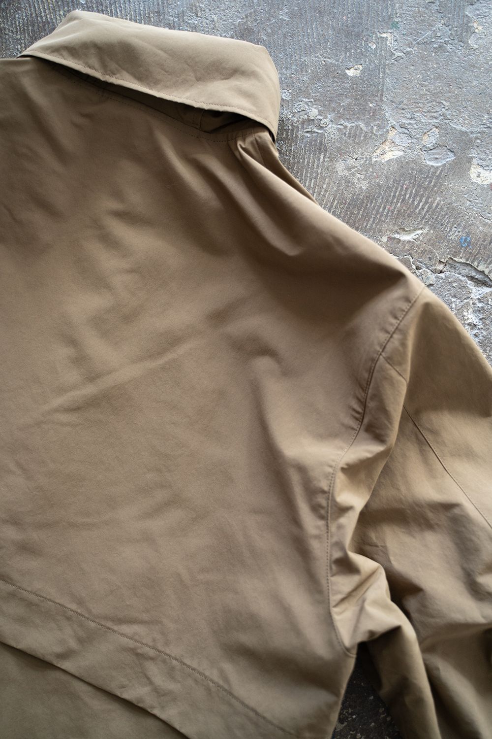 【ラスト1点】【24AW】撥水ポリエステルスタンドカラーブルゾン(CAMEL)
