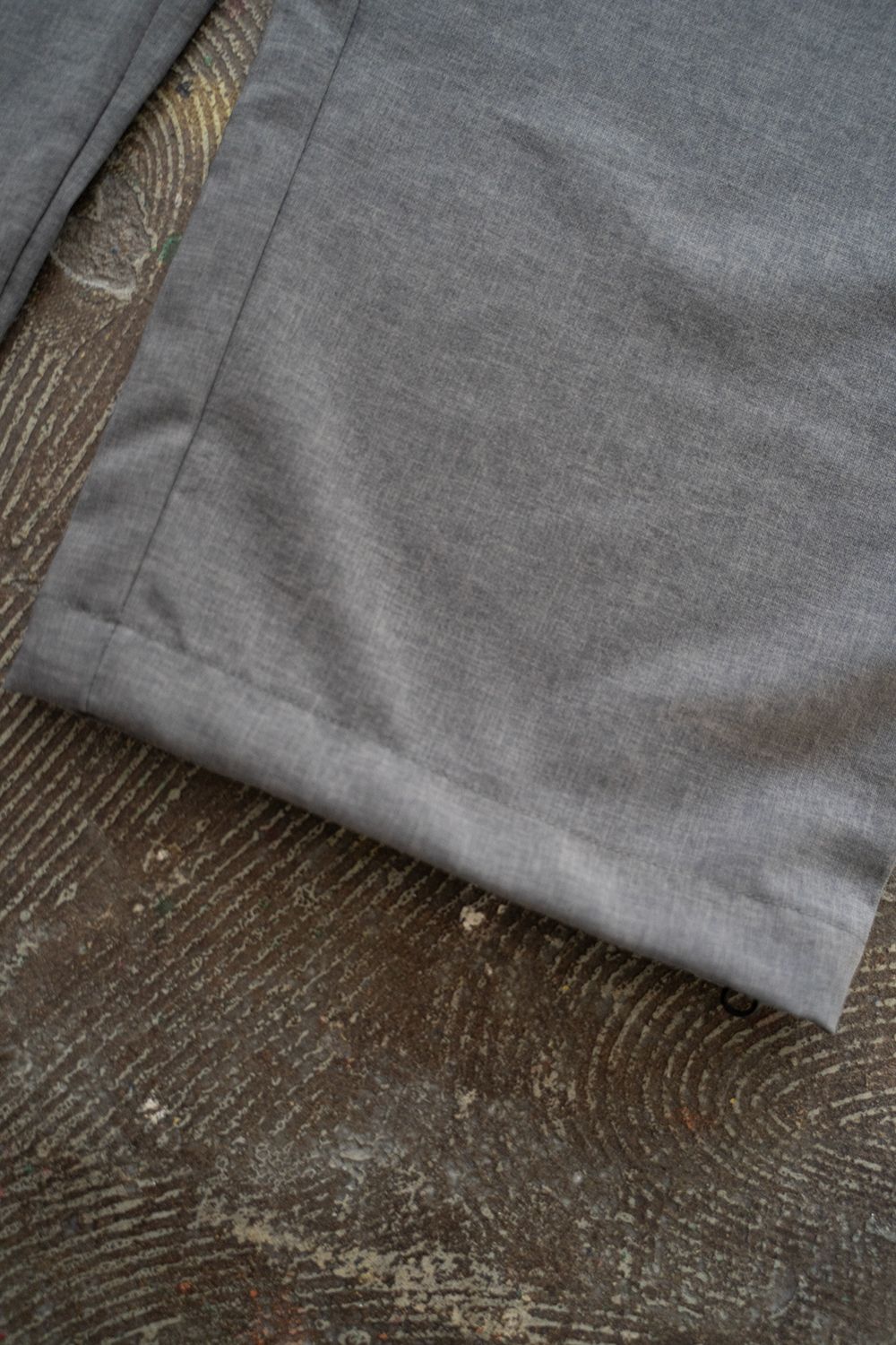 【ラスト1点】【24SS】強撚ポリエステルニータックイージーパンツ(GRAY)