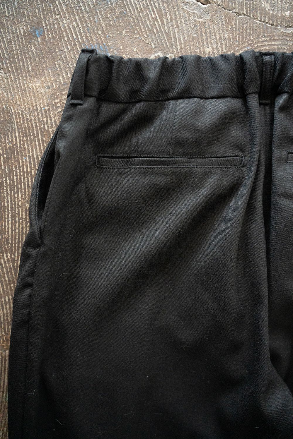 【25AW】ウールサキソニーイージースラックス(BLACK)