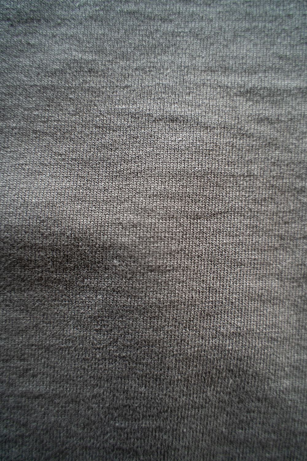 【ラスト1点】【22SS】オーガニックスビンコットンスプリットヨークTシャツ(CHARCOAL)
