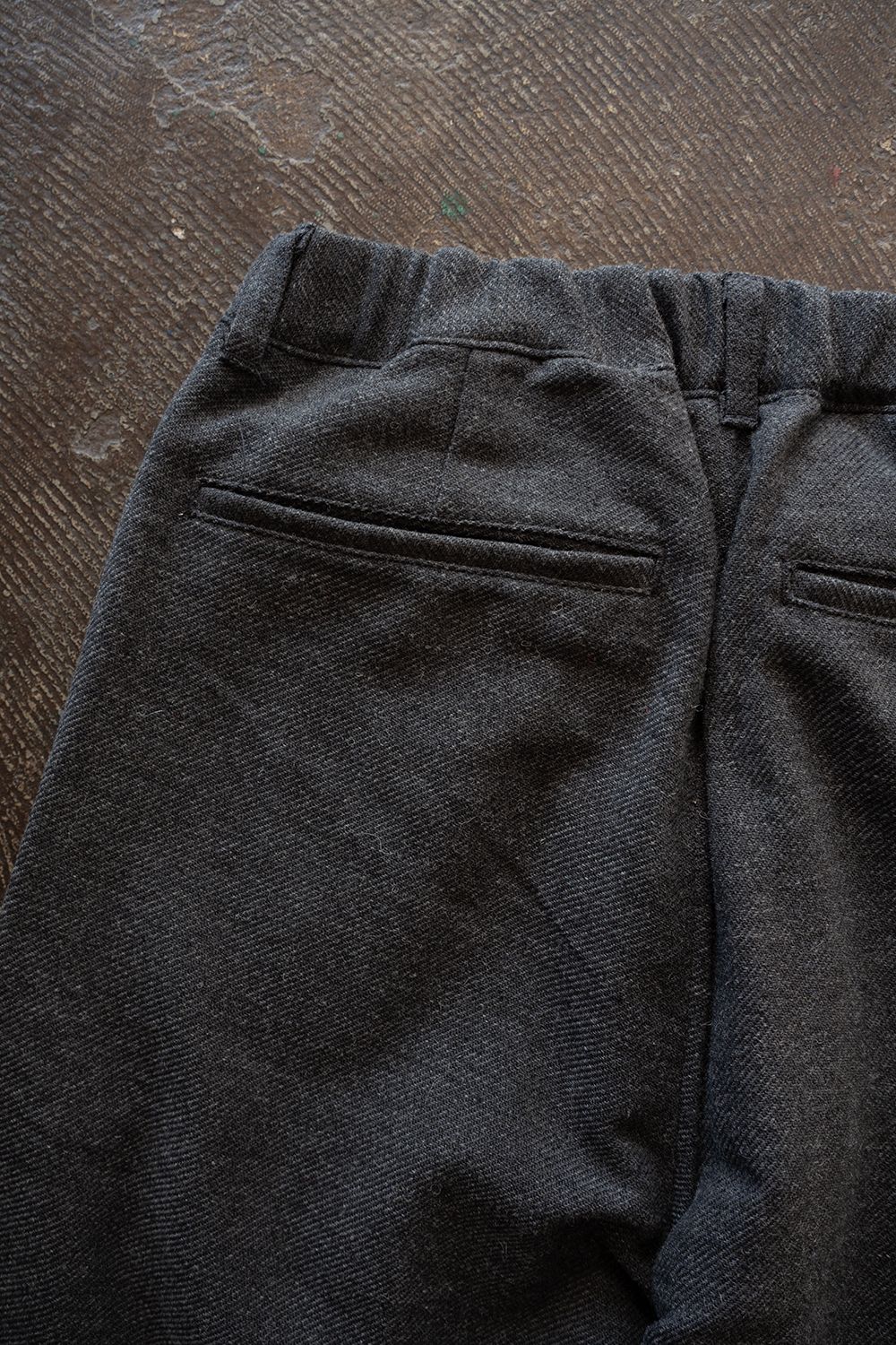 【26AW】コットン×ウールカルゼ2タックイージーパンツ(GREY)