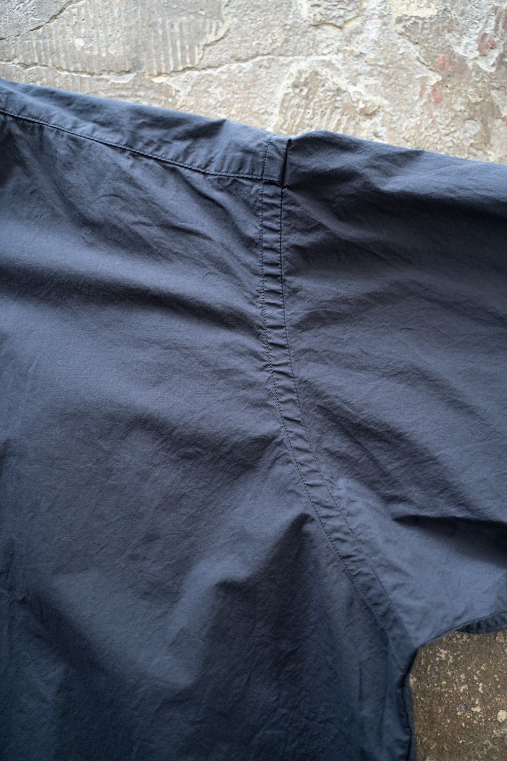 【ラスト1点】【22AW】スビンコットンタイプライターバンドカラーシャツ(NAVY)