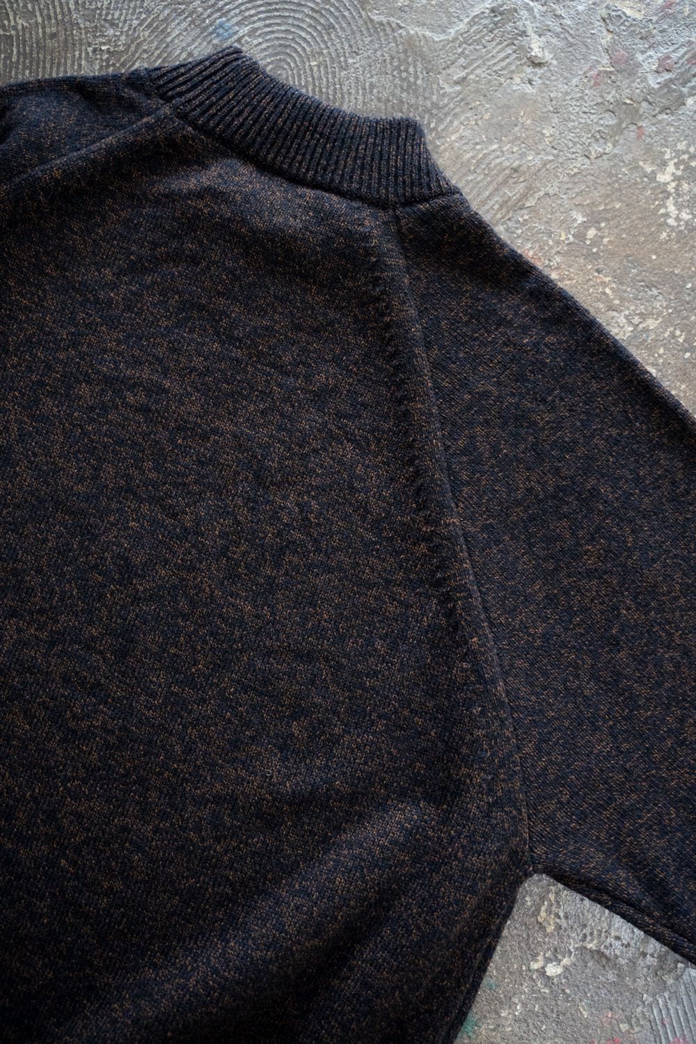 【25AW】モックネックメランジニット(MELANGE NAVY)