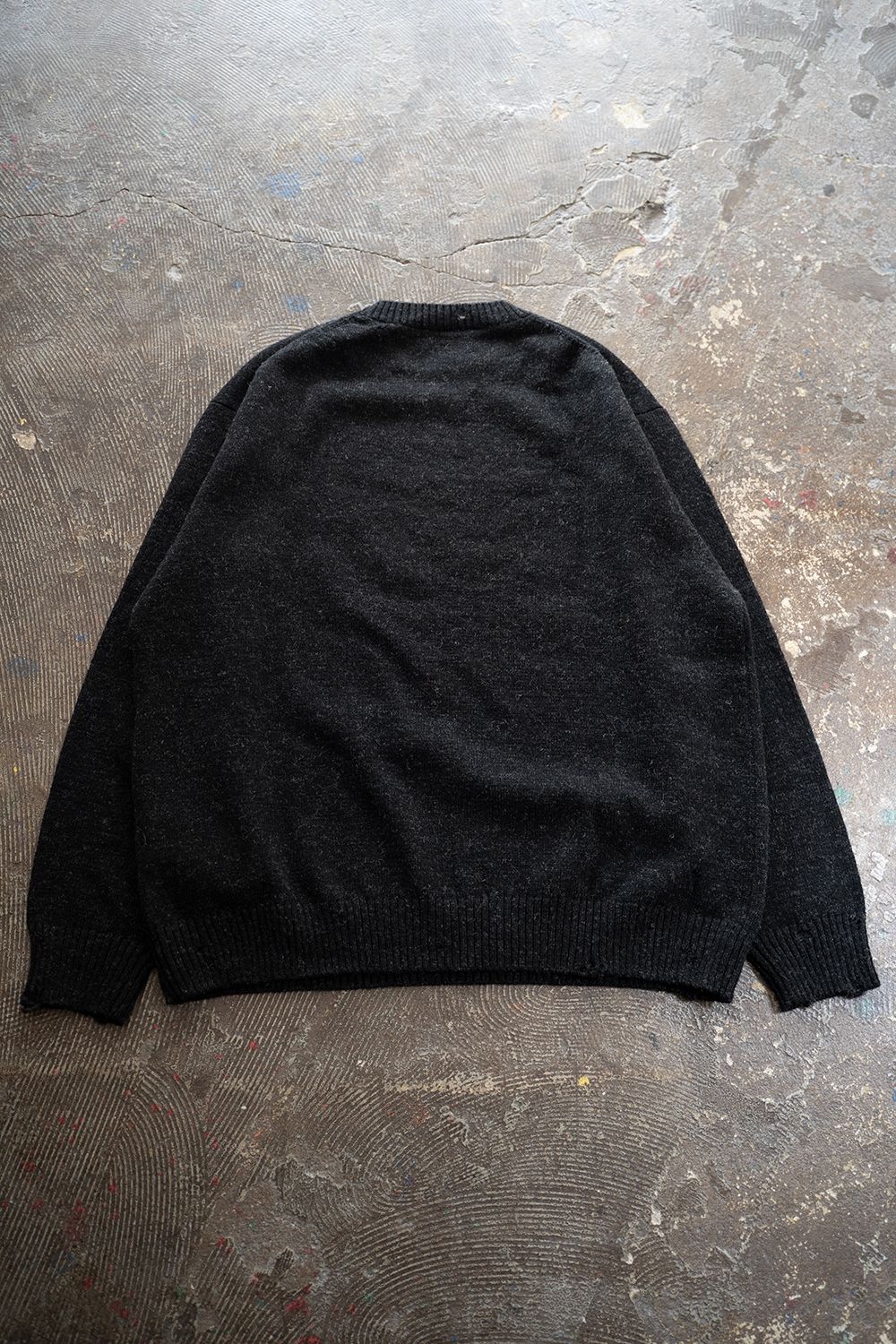【25AW】ダメージクルーネックニット(DARK CHARCOAL)