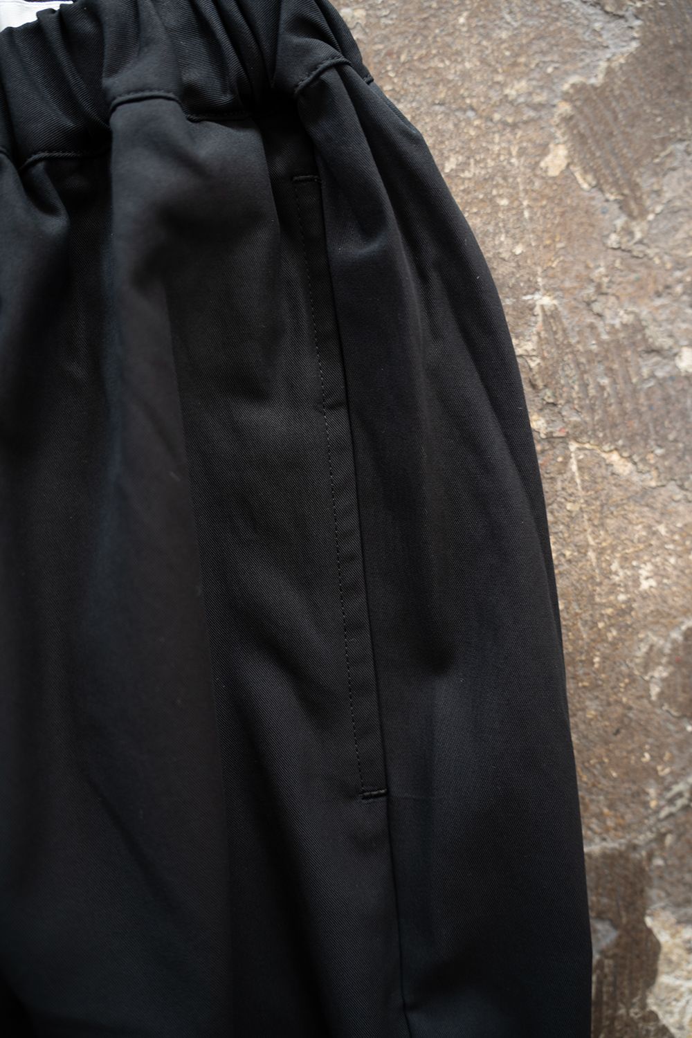【26AW】コットンギャバジンイージーパンツ(INK BLACK)