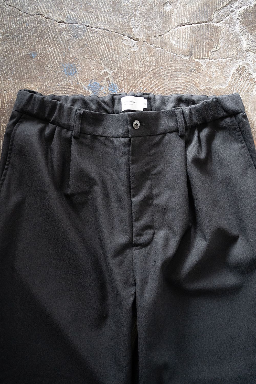 【ラスト1点】【22AW】ウールタッサー2タックイージーパンツ(INK BLACK)