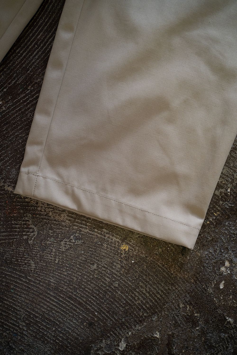 【ラスト1点】【25SS】強撚コットン×ポリエステルイージーパンツ(KHAKI BEIGE)