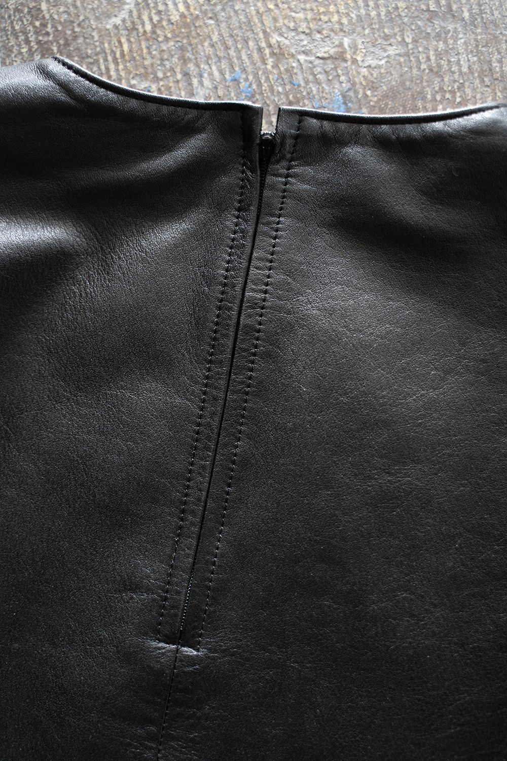 【ラスト1点】【24SS】Cow Leather P/O/カウレザープルオーバー(BLACK)