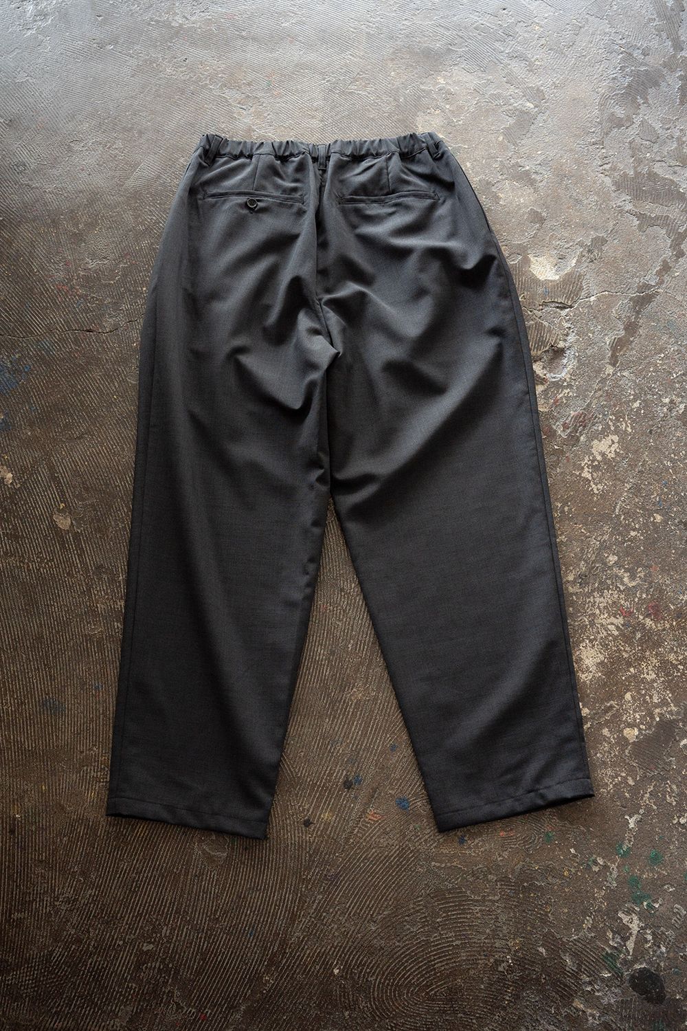 【26AW】モヘア混2タックイージーパンツ(CHARCOAL)