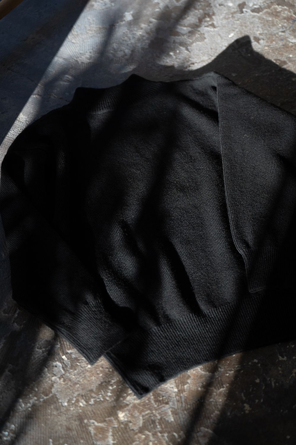 Hard twisted Shetlandwool GOB sweater(BLACK)