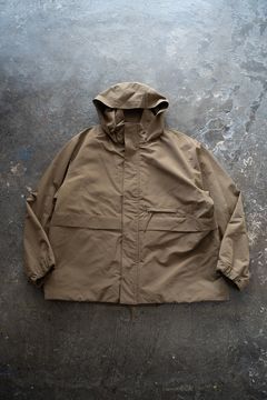 【ラスト1点】【24AW】撥水ポリエステルスタンドカラーブルゾン(CAMEL)