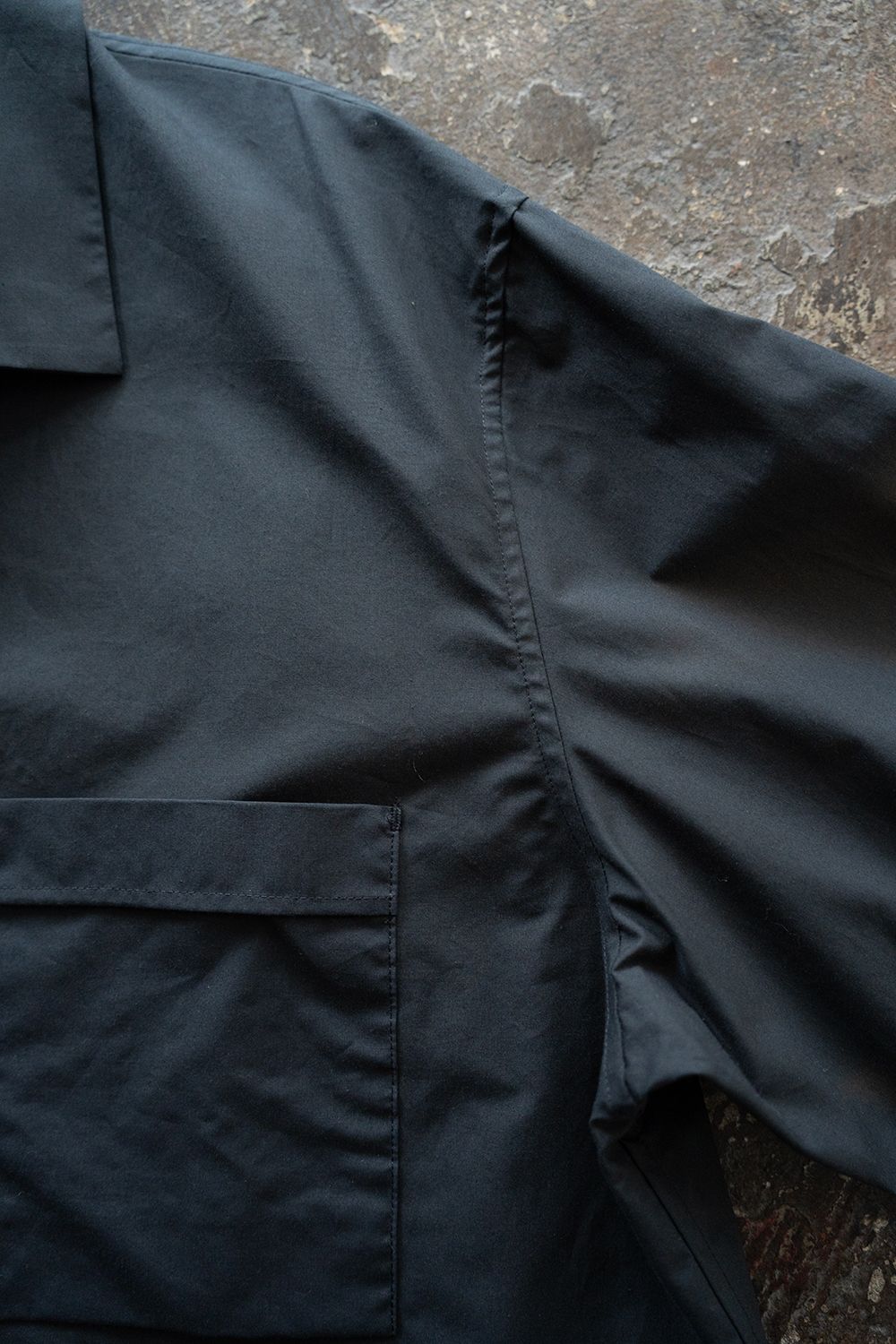 【26SS】コットン×シルクタイプライタースキッパーシャツ(CHARCOAL)