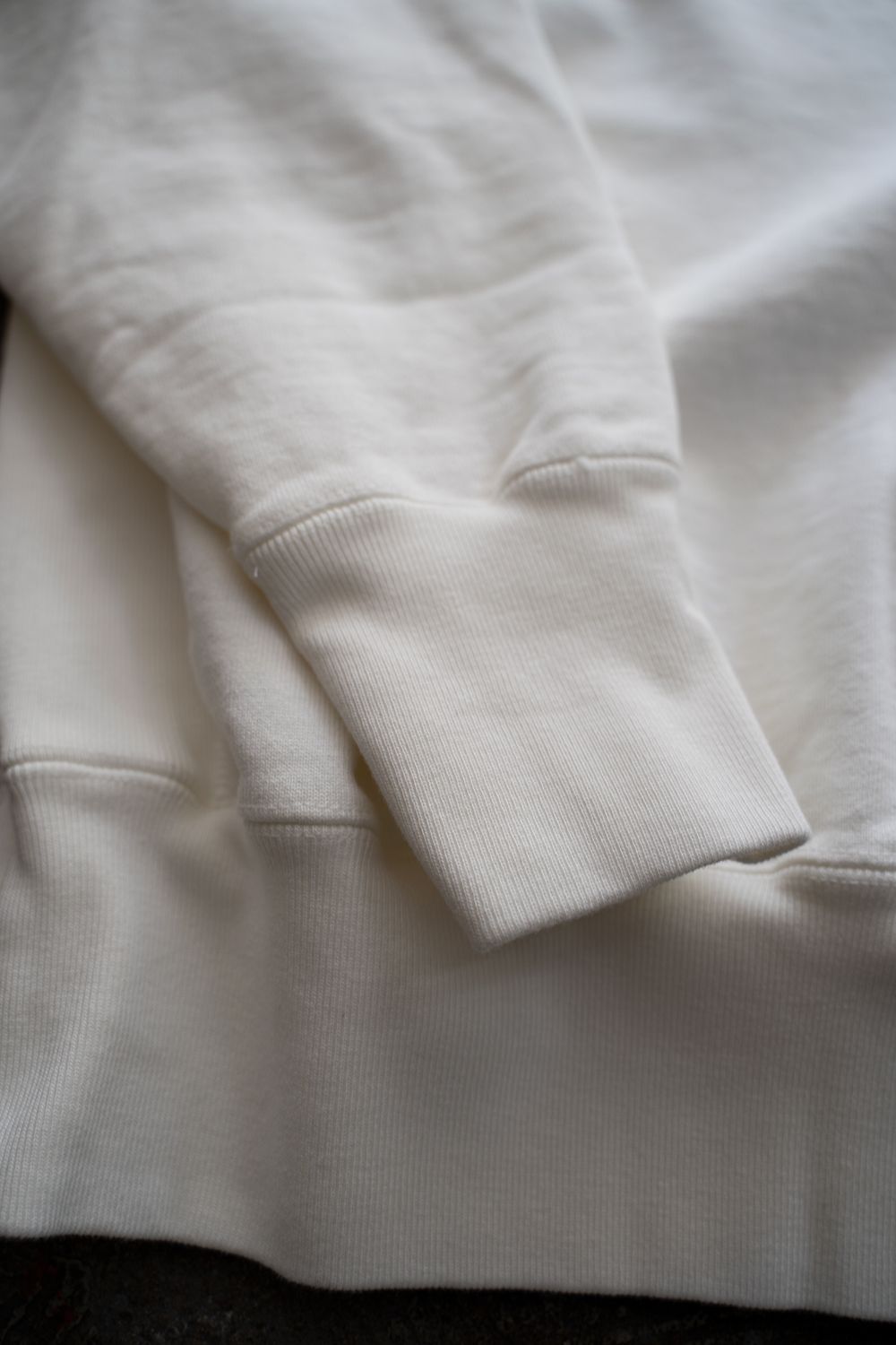 【ラスト1点】スビン吊り裏毛クルーネックスウェットシャツ(OFF WHITE)