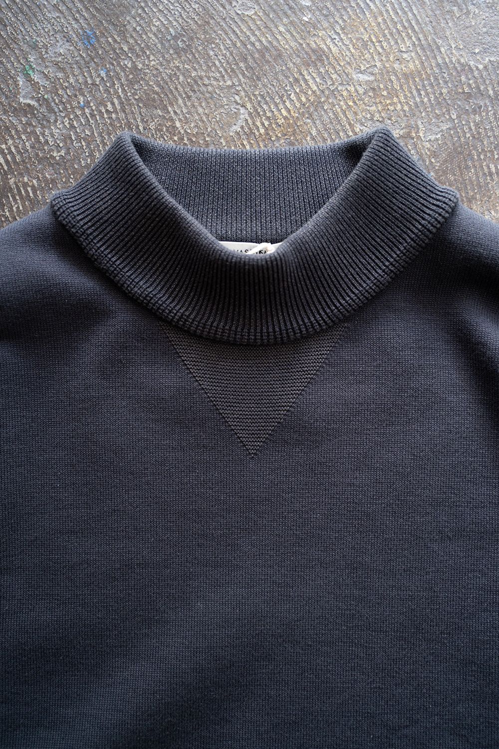 YASHIKI - 【ラスト1点】【23AW】Akisora Mock Neck Knit(OFF BLACK