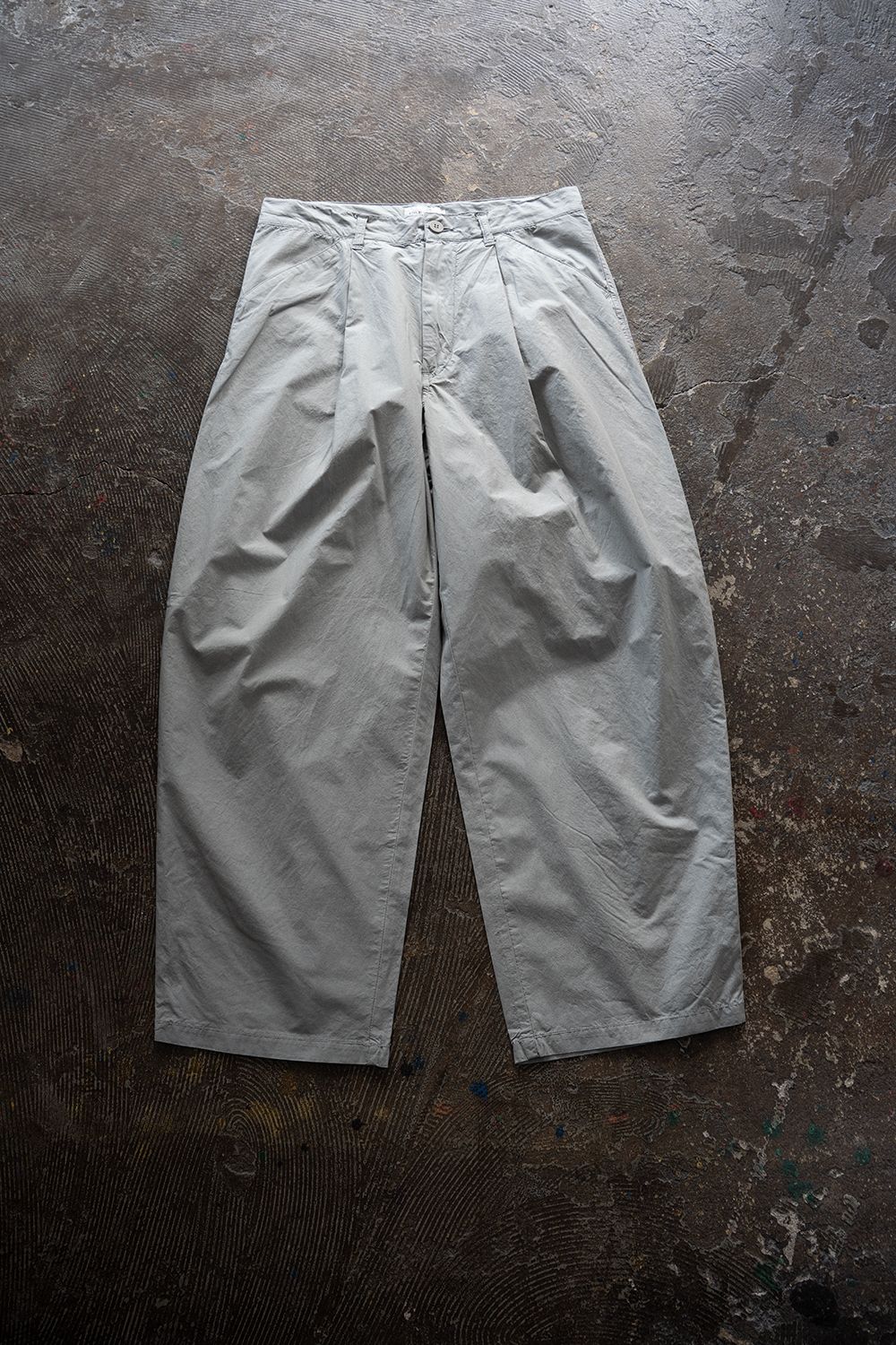 【26SS】ガーメントダイワンタックパンツ(ICE GREY)