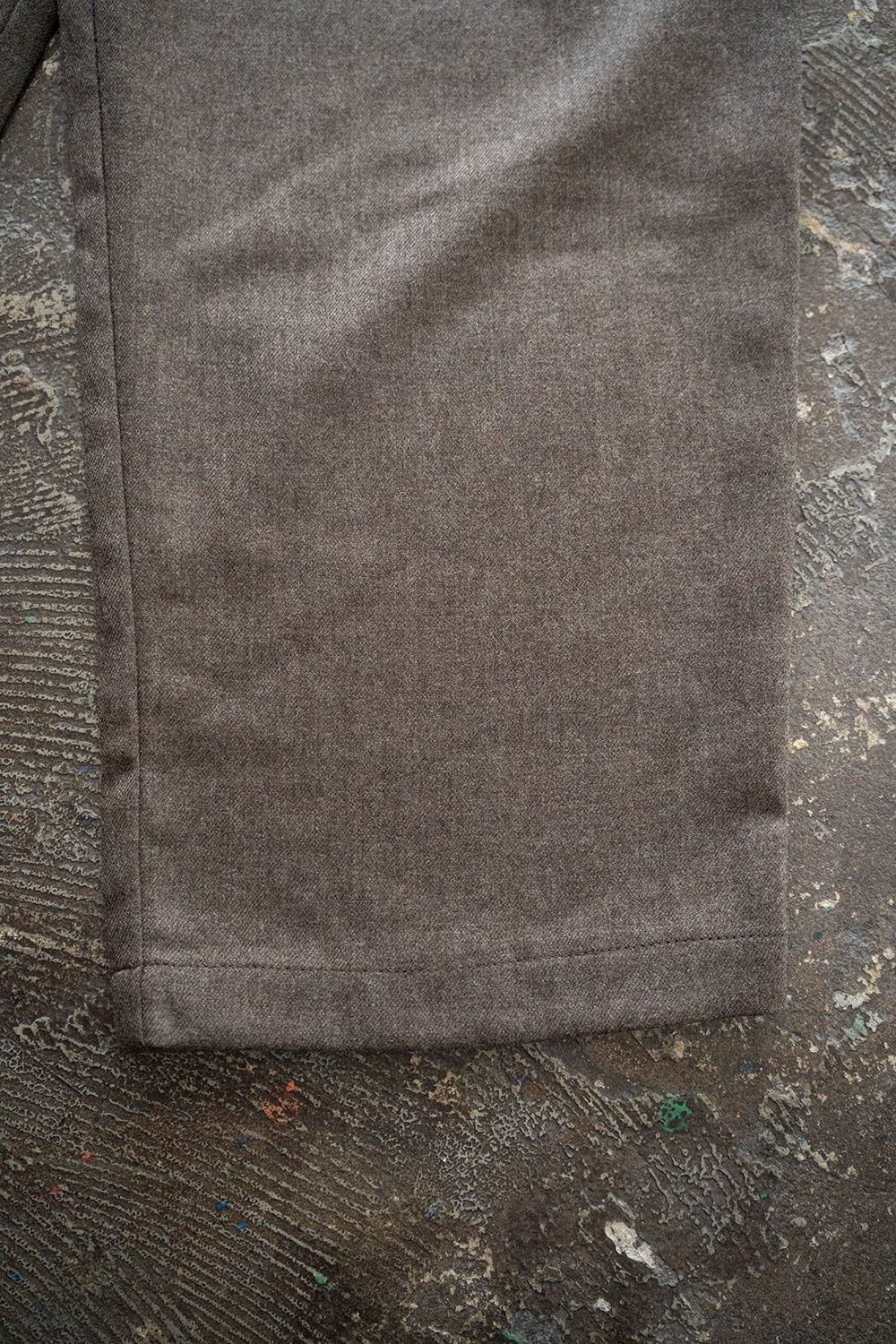 【25AW】ウールサキソニーイージースラックス(MOCHA)