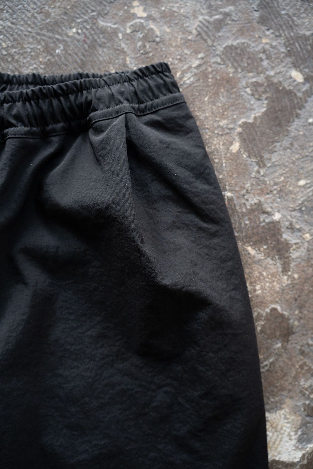 【ラスト1点】【25AW】タスランナイロンニータックイージーパンツ(BLACK)