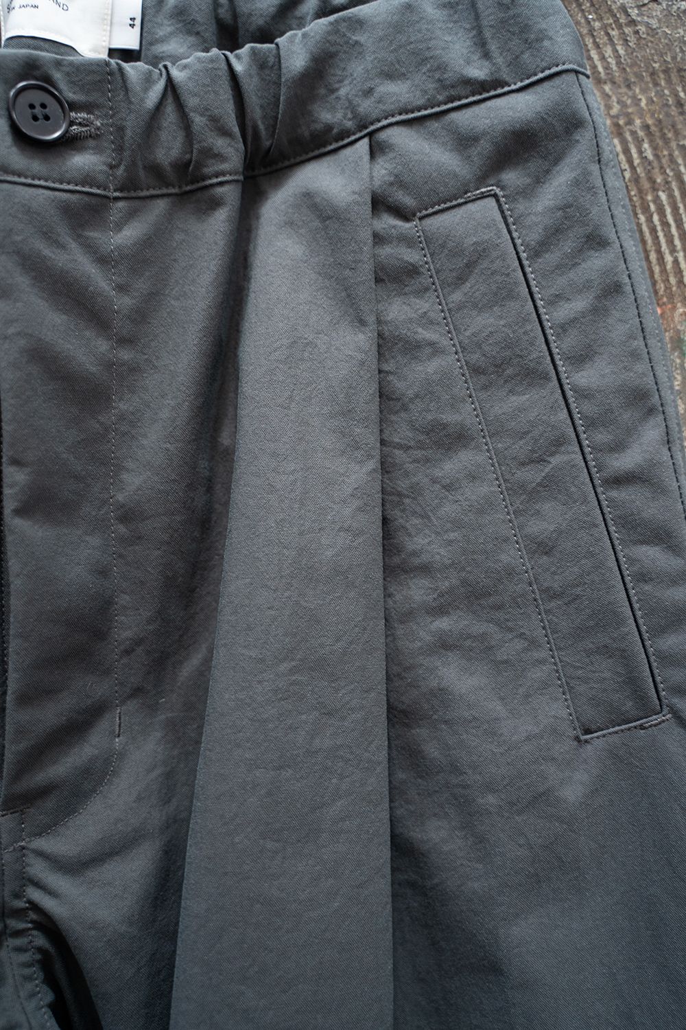 【ラスト1点】【25SS】ディープタックナイロンイージーパンツ(SLATE GRAY)