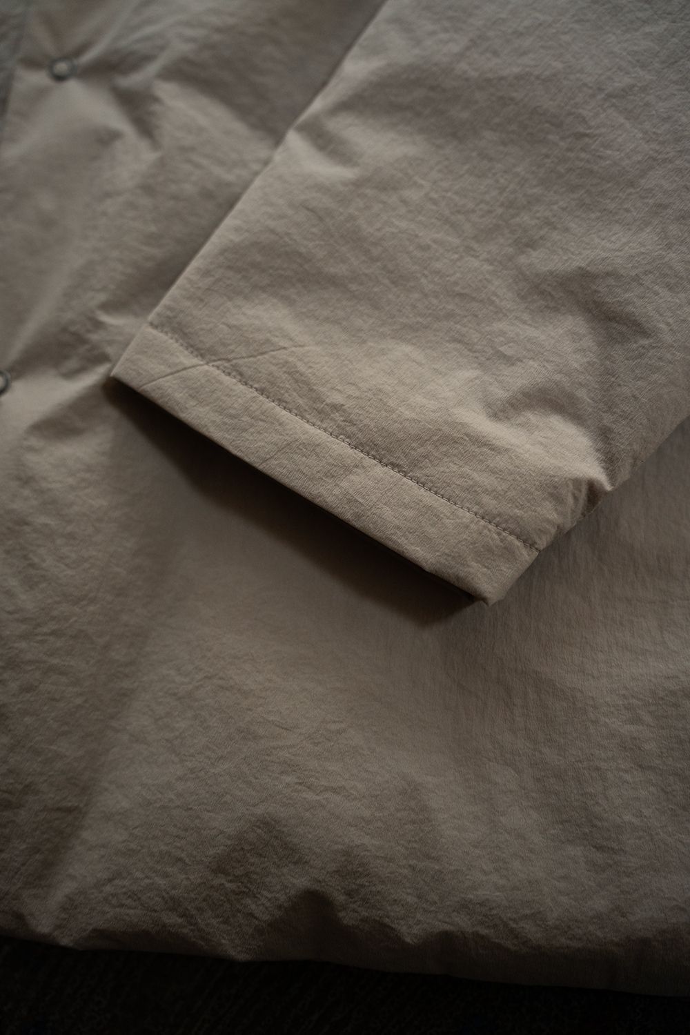 【25AW】シンサレートオープンカラーシャツブルゾン(GREIGE)