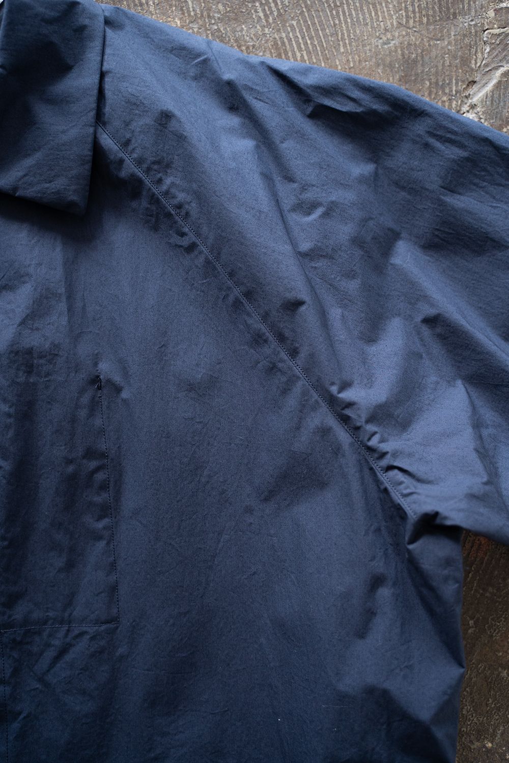 【ラスト1点】【25SS】シリコン加工シャツブルゾン(DEEP BLUE)