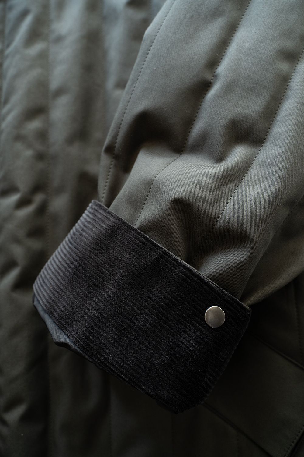 【25AW】コーデュロイ切り替えシンサレートキルティングブルゾン(GREEN CHARCOAL)