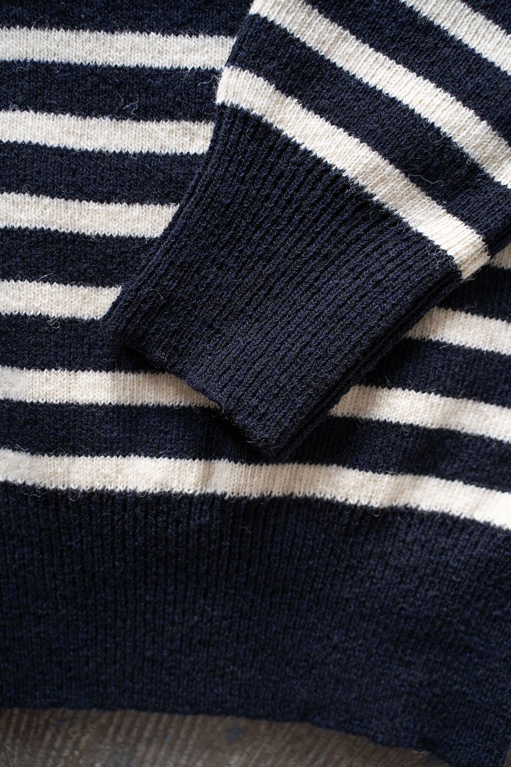 Hard twisted Shetlandwool GOB sweater(NAVY×WHITE)