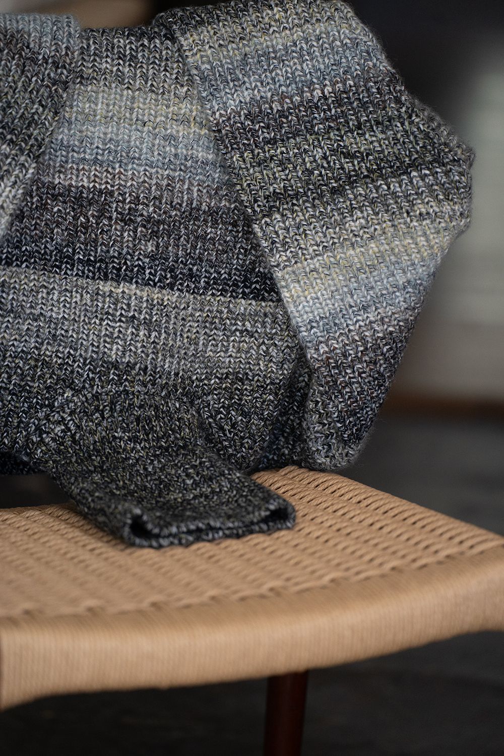 【ラスト1点】odd stripes turtle neck sweater(BLACK MIX)