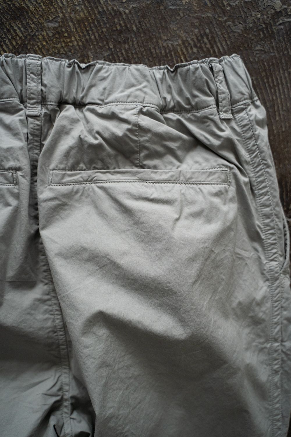 【ラスト1点】【25SS】ガーメントダイ2タックワイドテーパードパンツ(ICE GRAY)