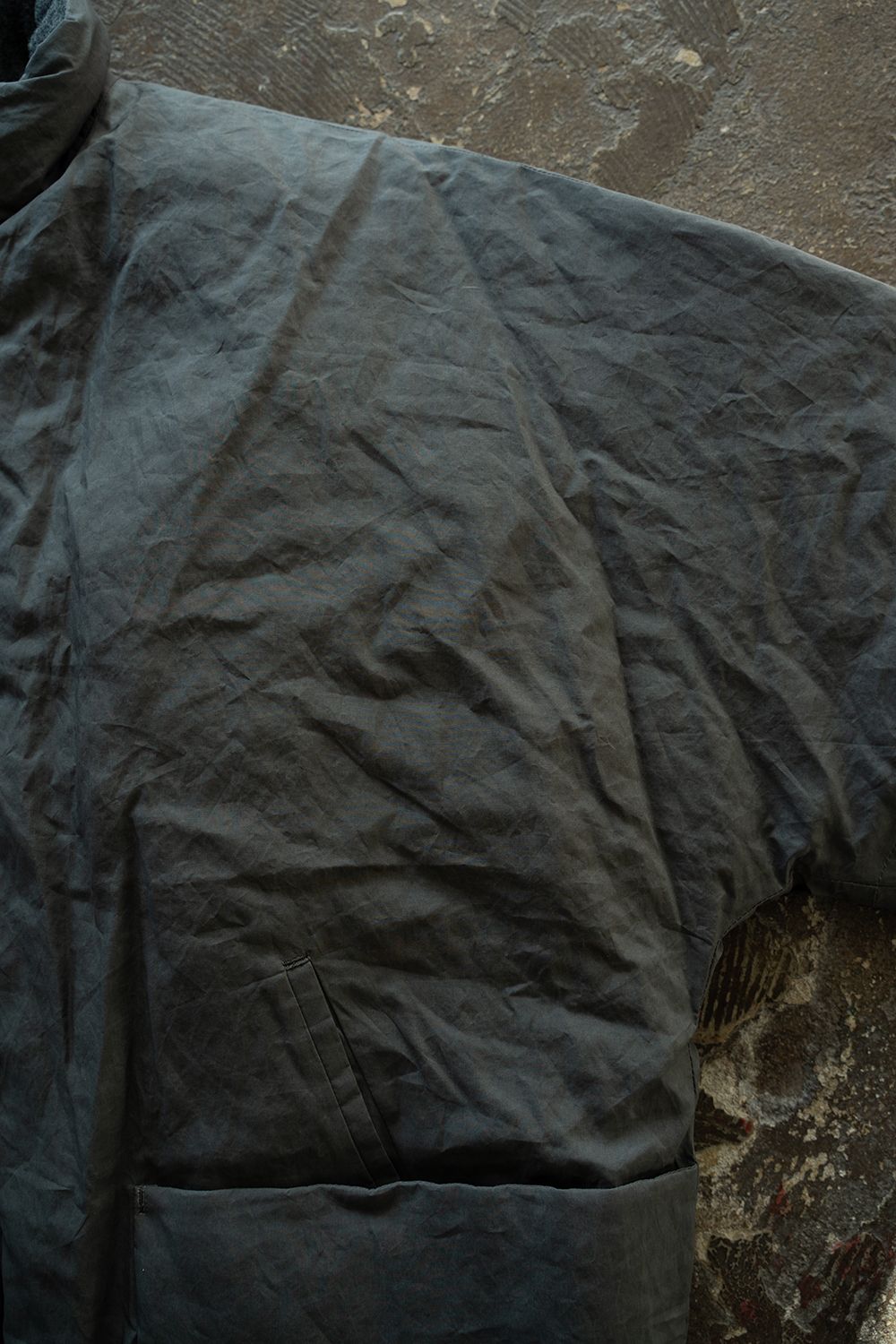 【26AW】シンサレートスタンドカラーブルゾン(SLATE BLUE)
