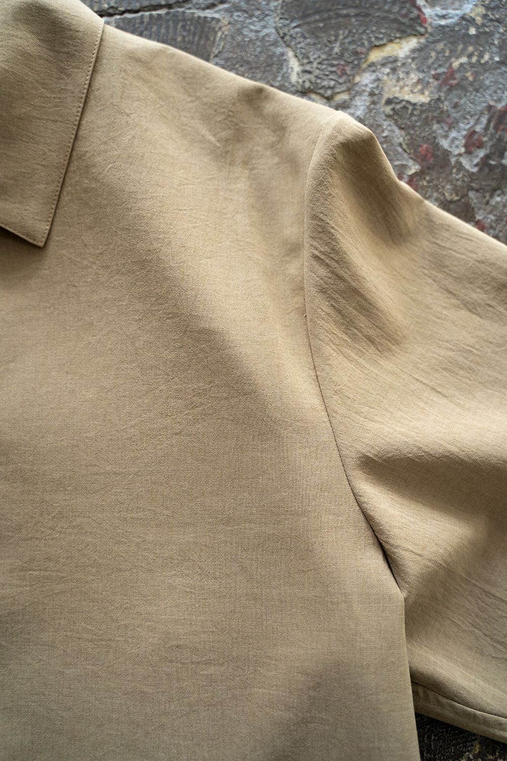 【ラスト1点】【22SS】強撚ポリエステルジップブルゾン(KHAKI BEIGE)