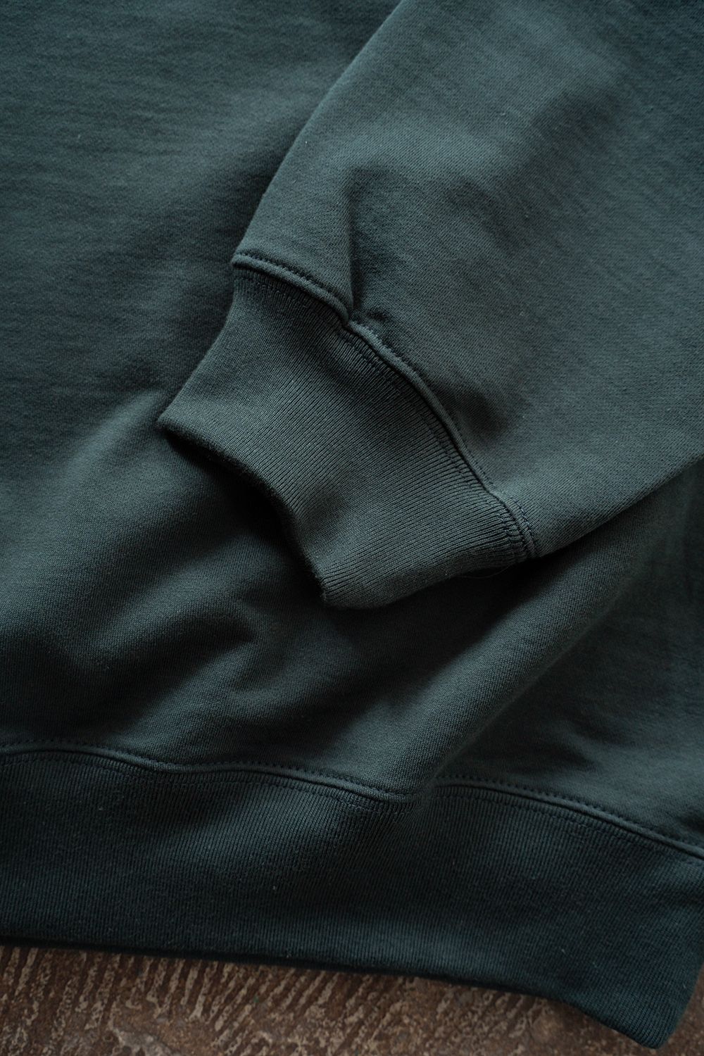 【26AW】ラグランスリーブプルオーバースウェット(GREEN)