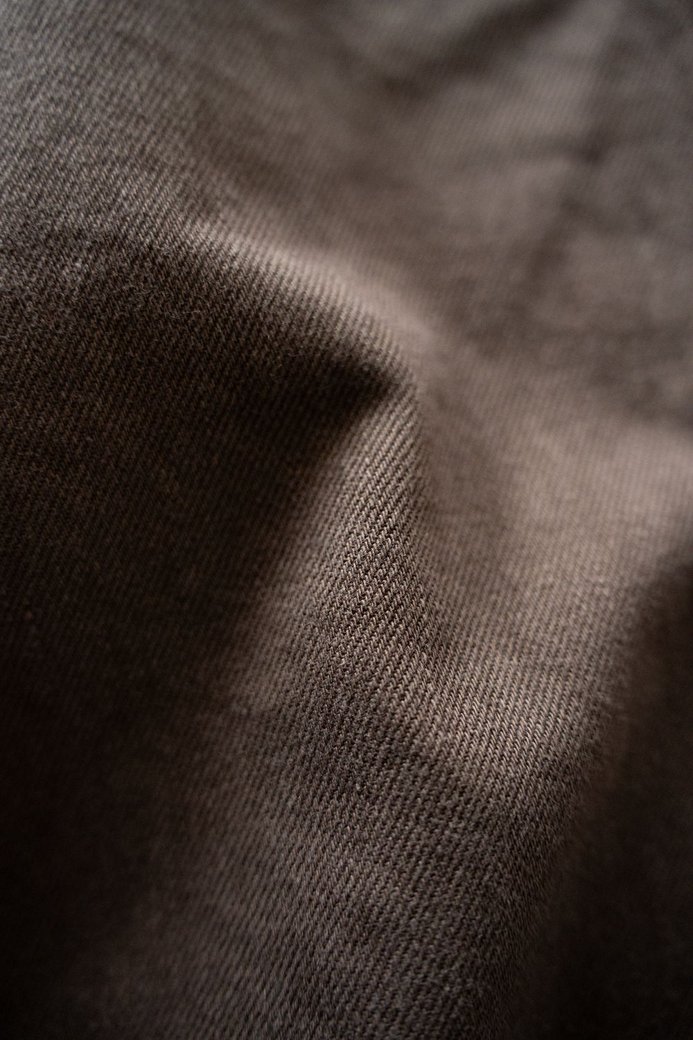 【25AW】フェードカラーデニムワンタックパンツ(BROWN)