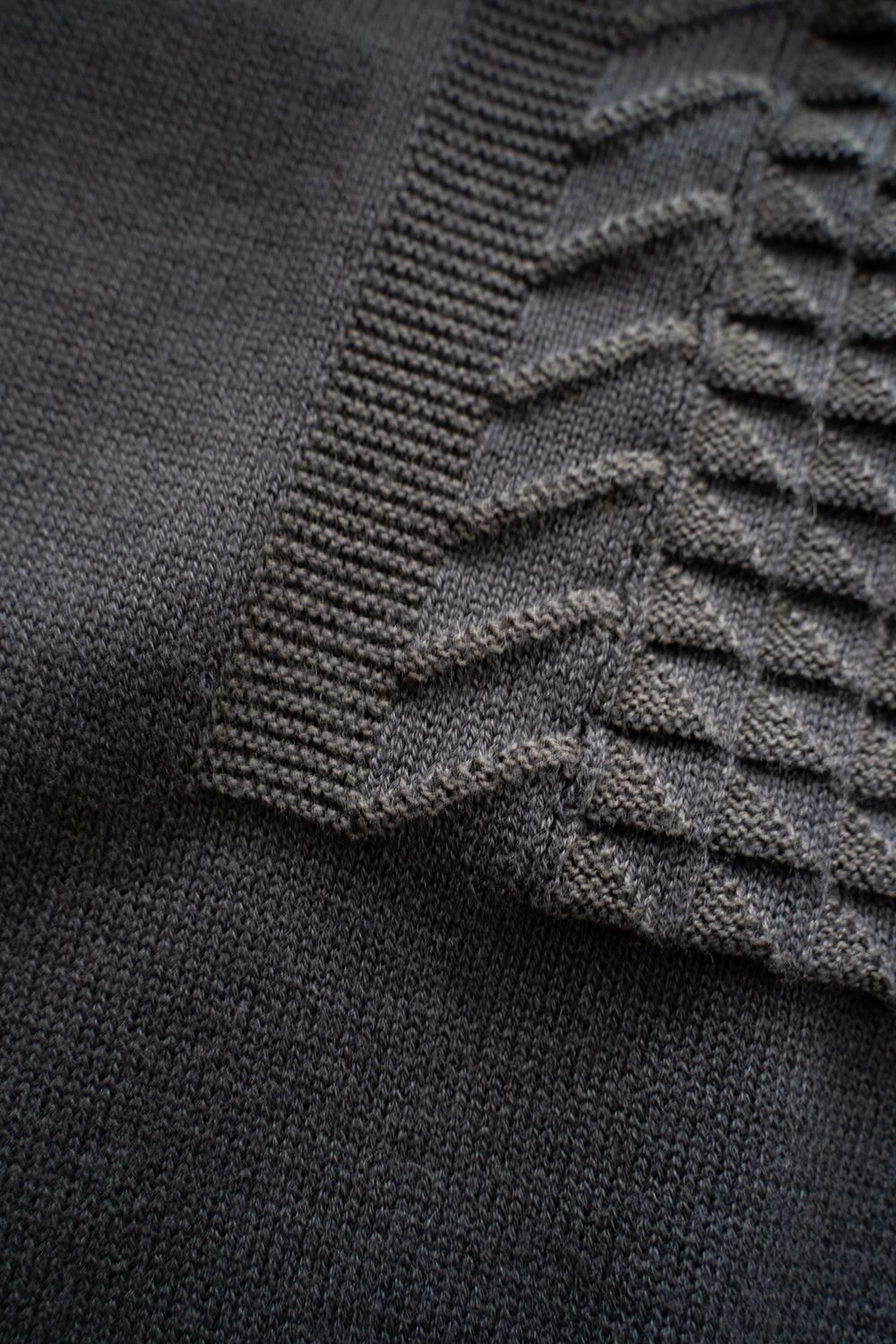 【ラスト1点】【24SS】Ogawa Henley Knit(CHARCOAL)