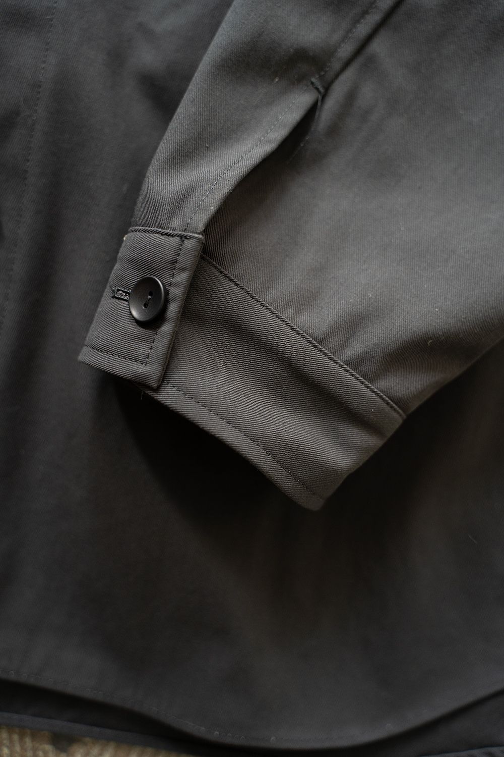 【ラスト1点】【25SS】強撚コットン×ポリエステルシャツブルゾン(CHARCOAL)