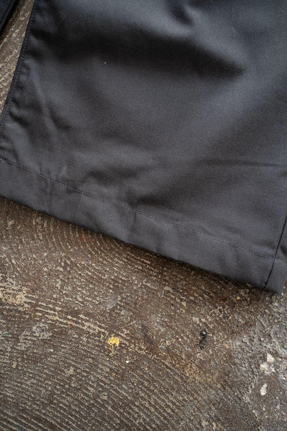 【ラスト1点】【25SS】キュプラ混ツイルインタックイージーパンツ(CHARCOAL)