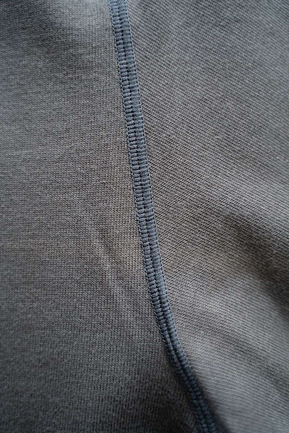 【ラスト1点】【22AW】スビンコットンサドルスリーブカットソー(CHARCOAL)