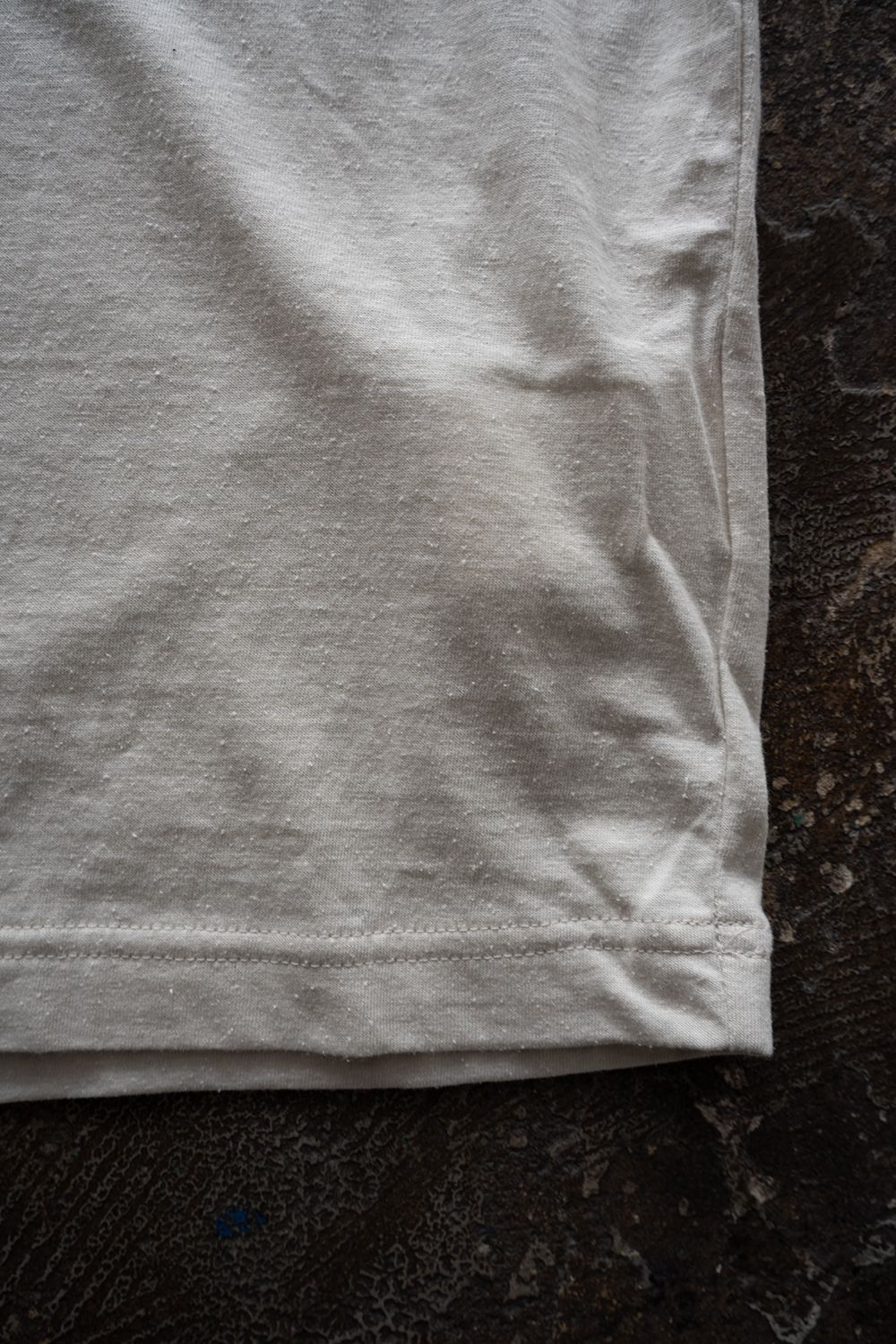 【26SS】シルクネップスプリットヨークTシャツ(ECRU)