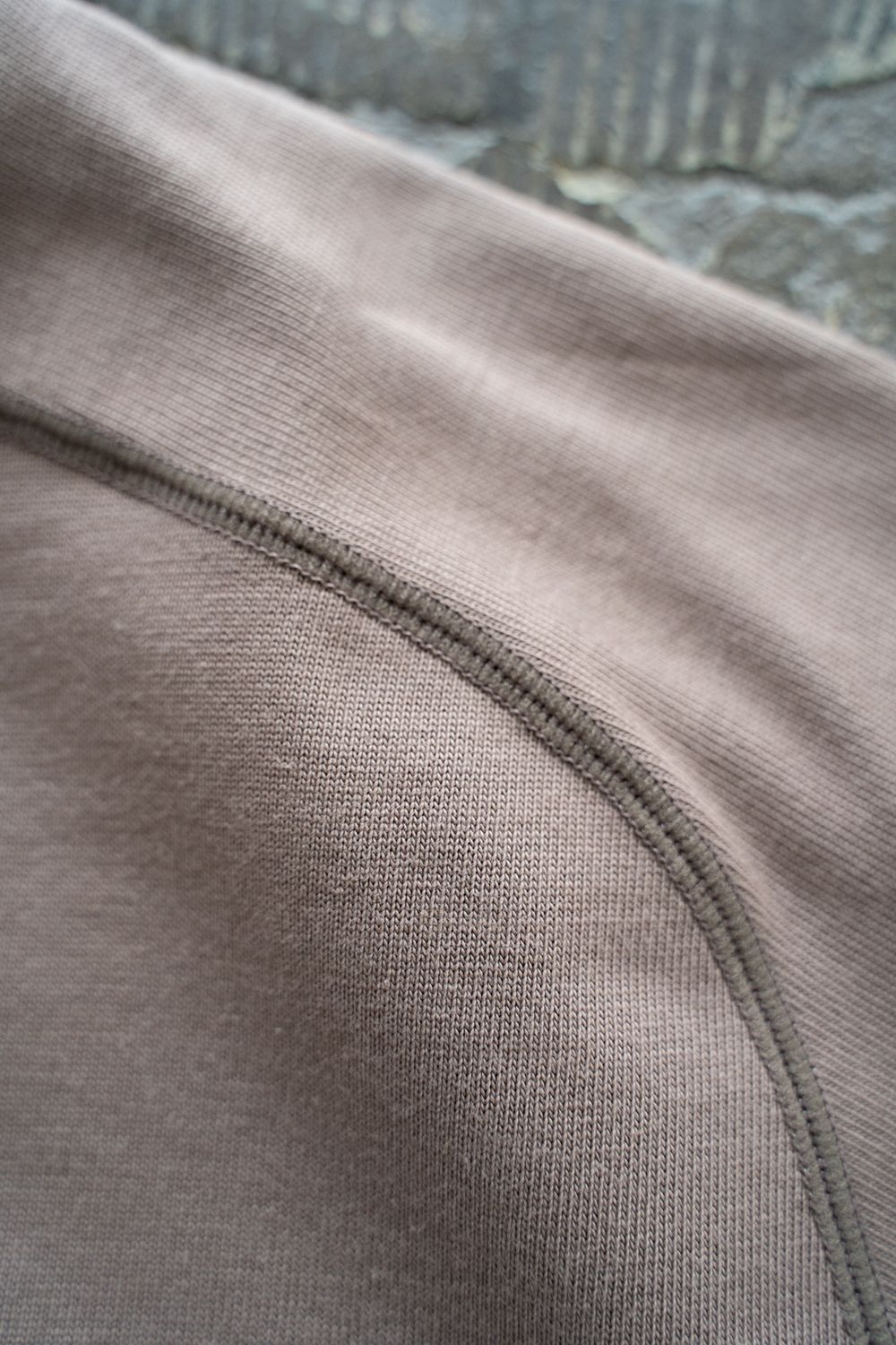 【ラスト1点】【22AW】スビンコットンサドルスリーブカットソー(MOCHA)