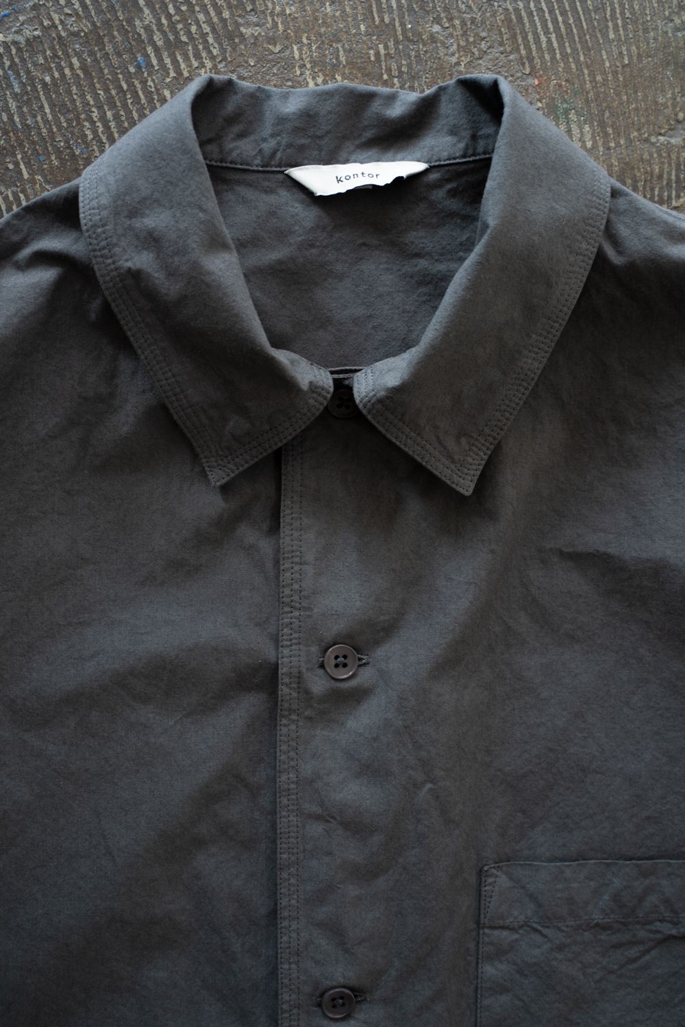 【ラスト1点】【25AW】ガーメントダイダンプシャツ(CHARCOAL)