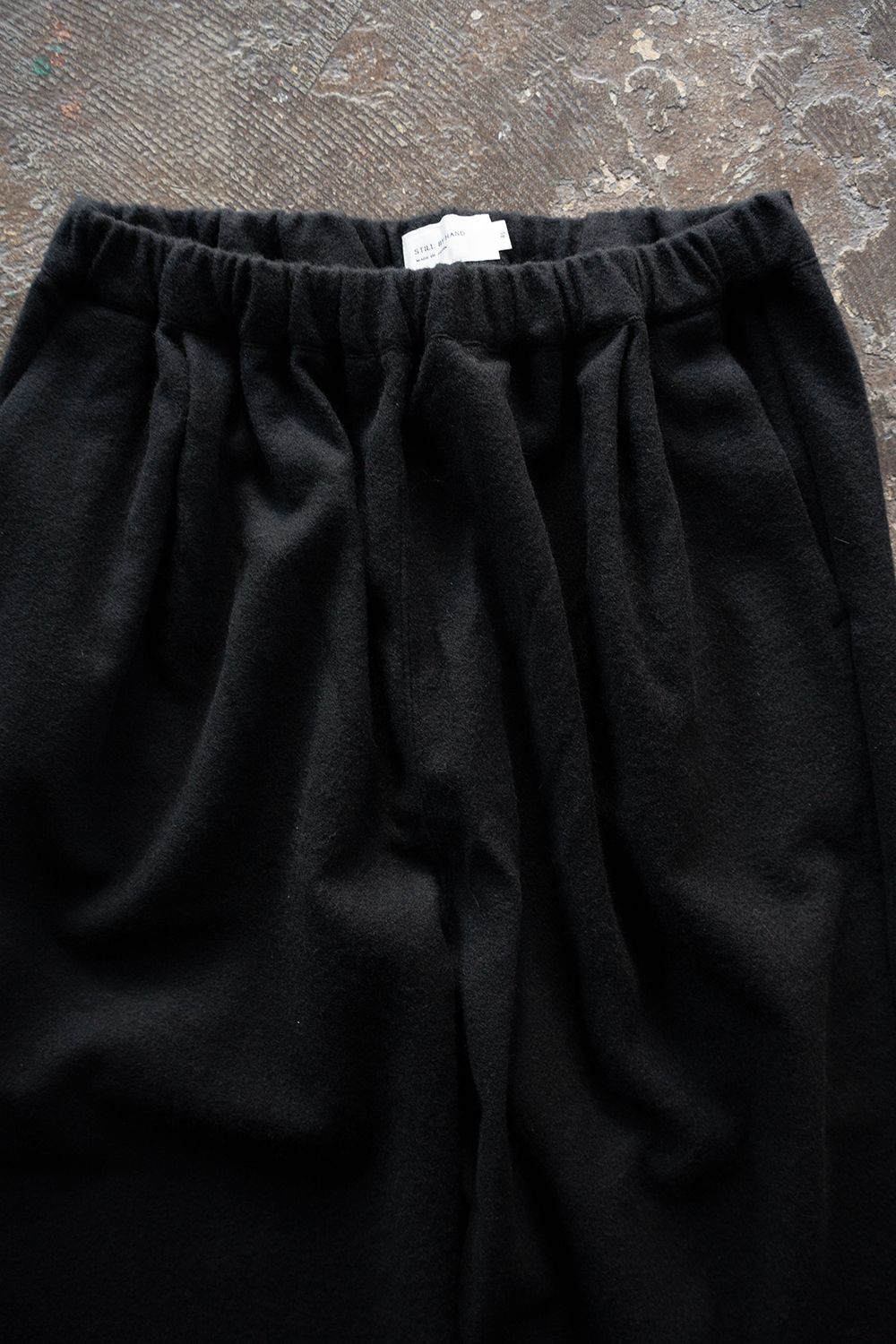 【26AW】カシミア混イージーパンツ(BLACK)
