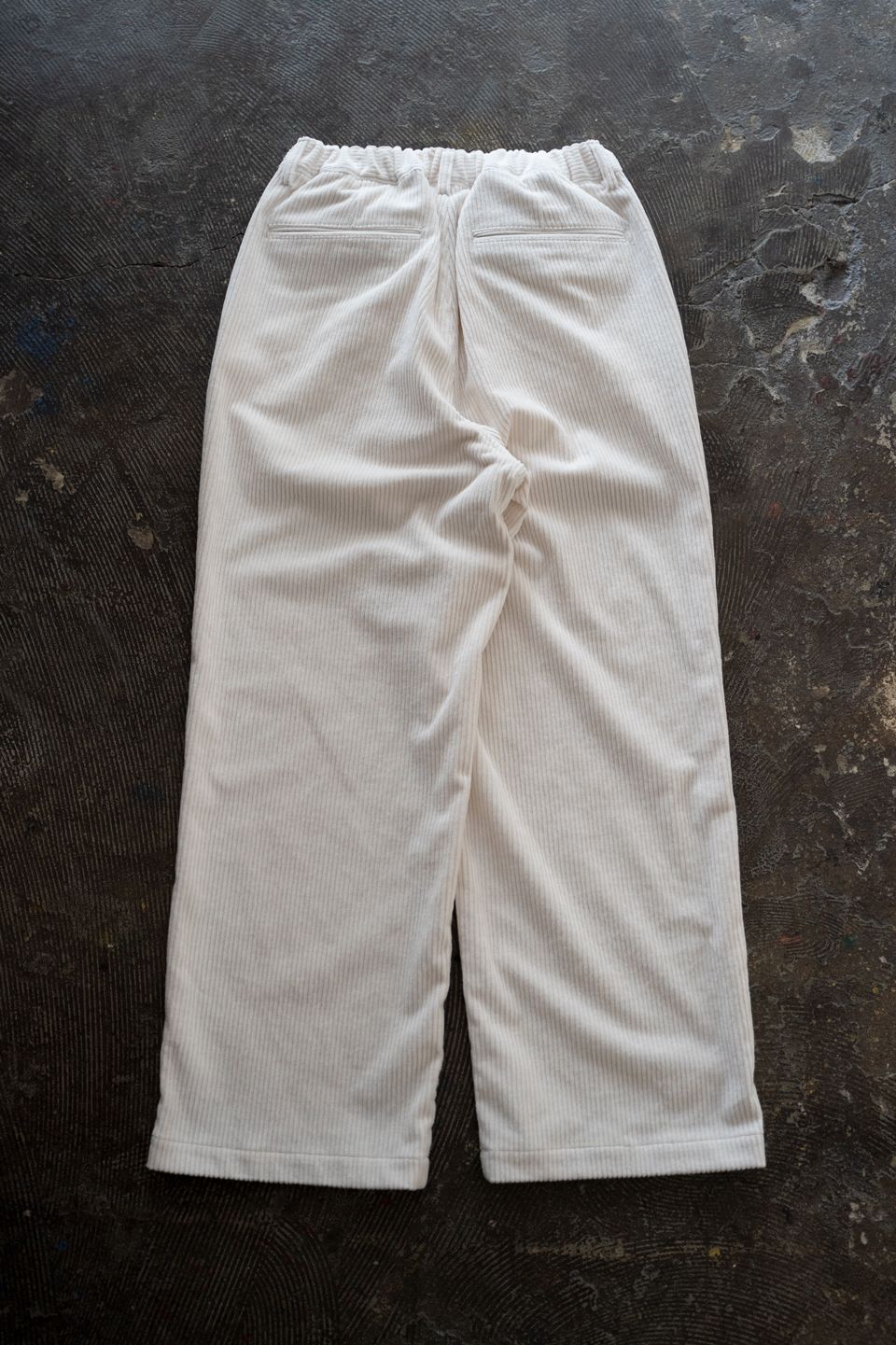 【26AW】綿×レーヨン5Wコーデュロイイージーパンツ(OFF WHITE)