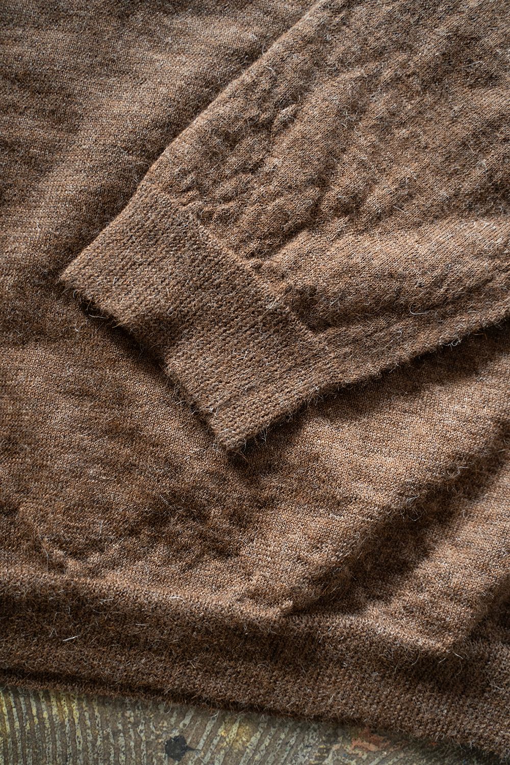 【23AW】ベビーアルパカクルーネックニット(BROWN)